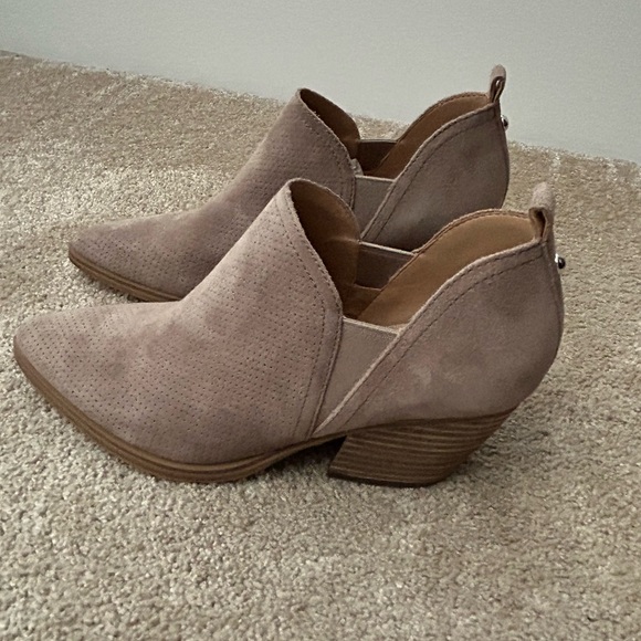 Marc Fisher Shoes - Marc Fisher Ltd taupe Dalar Perforated Suede Ankle Bootie size 7M